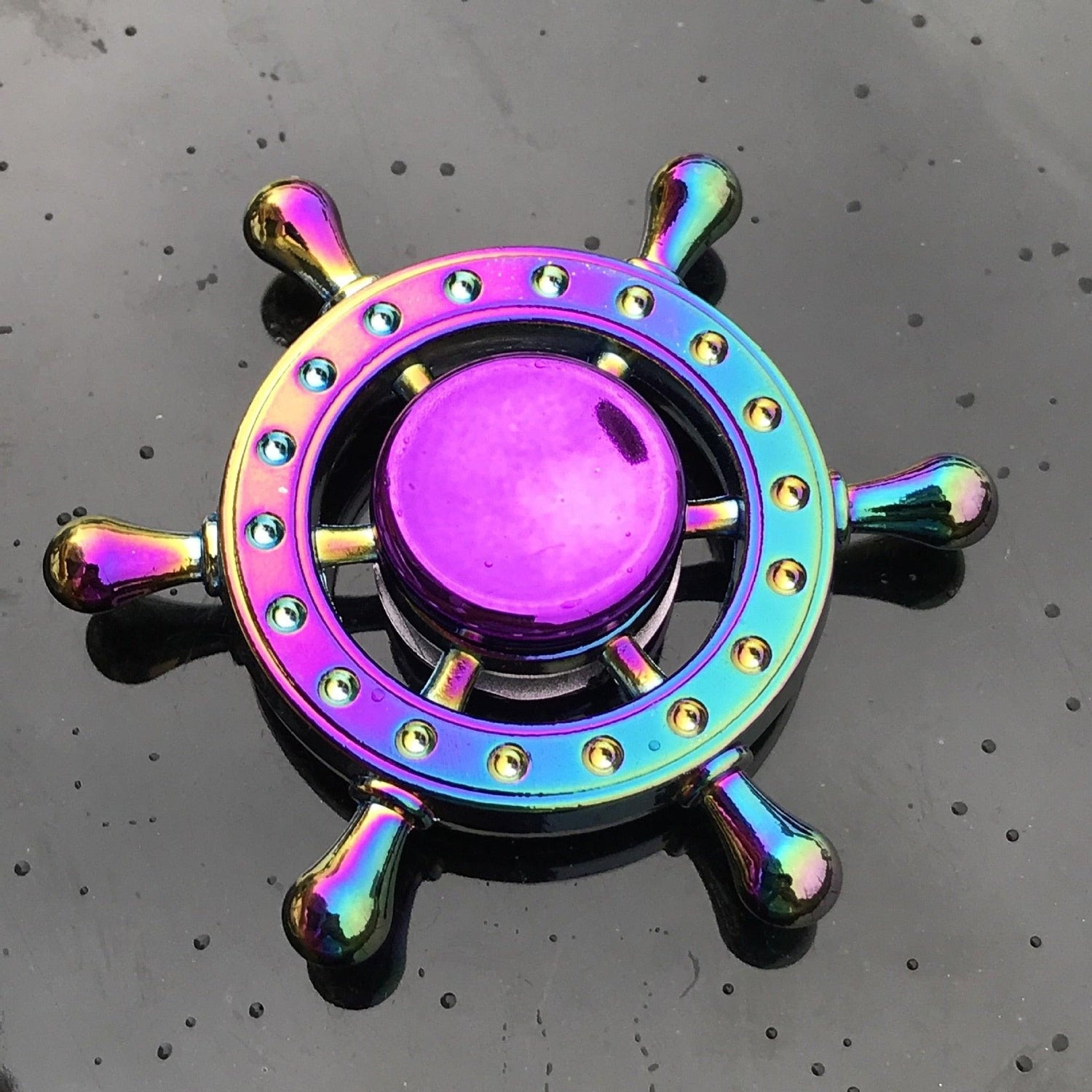 Duhový kovový spinner Focus | Antistresová hračka - Pandoo